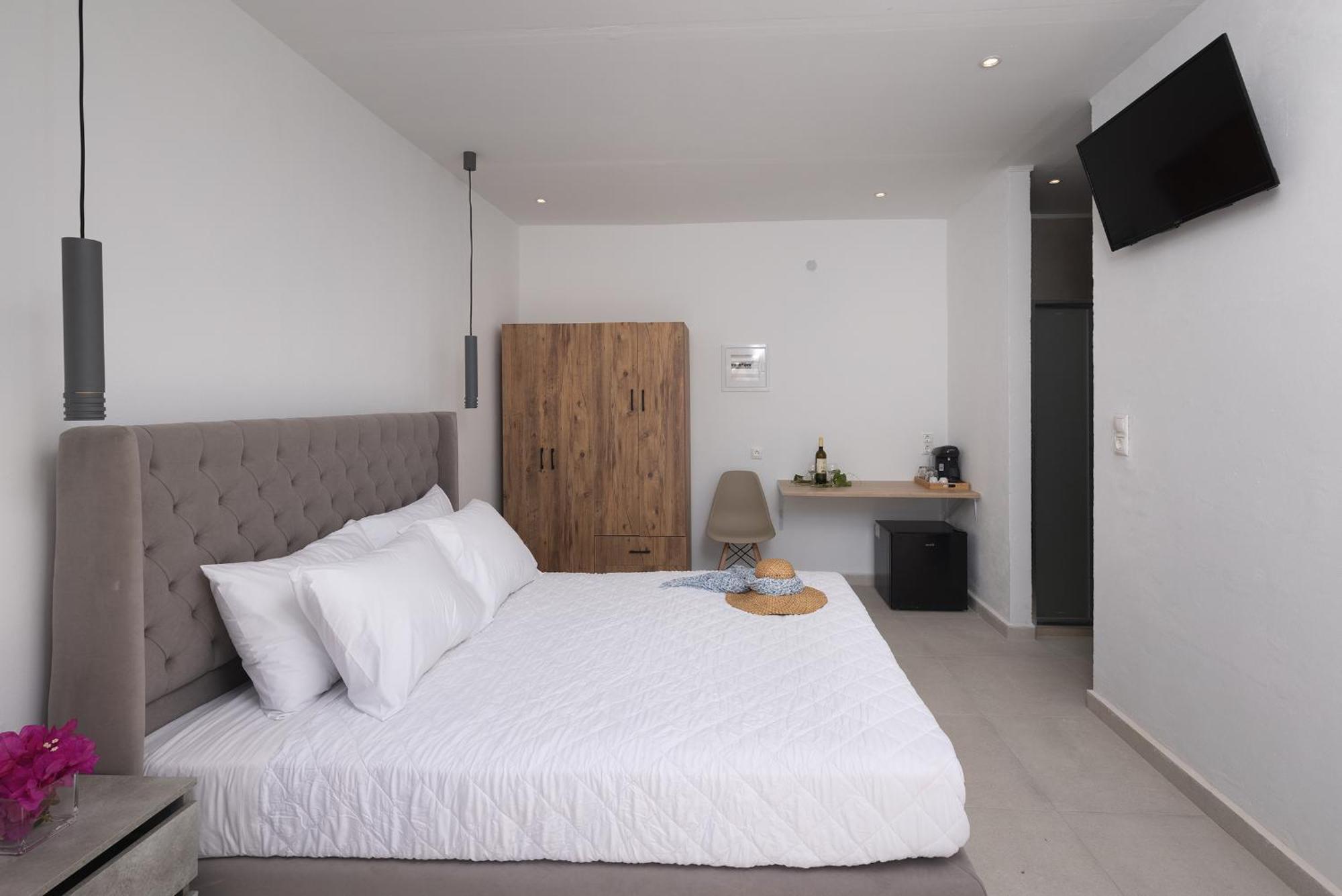 Chrysonisos Suites With Sunset & Seaviews Near Kini Dış mekan fotoğraf