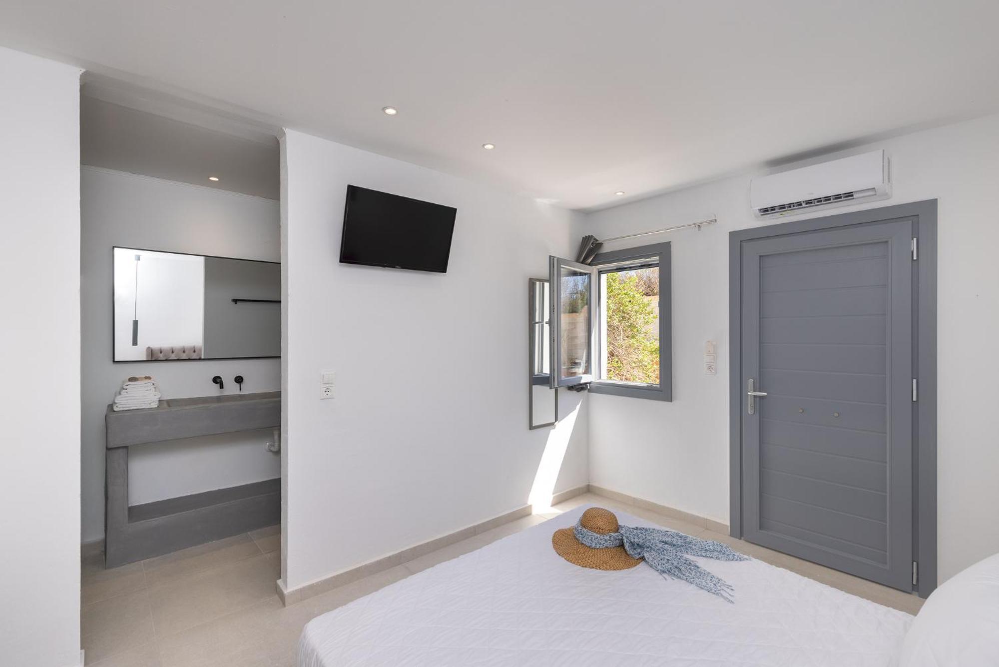Chrysonisos Suites With Sunset & Seaviews Near Kini Dış mekan fotoğraf